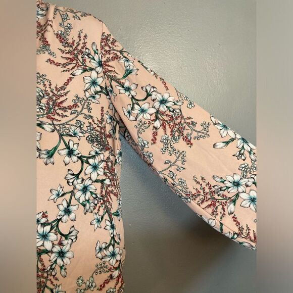 Liz Claiborne Career pink floral blouse - Picture 6 of 9